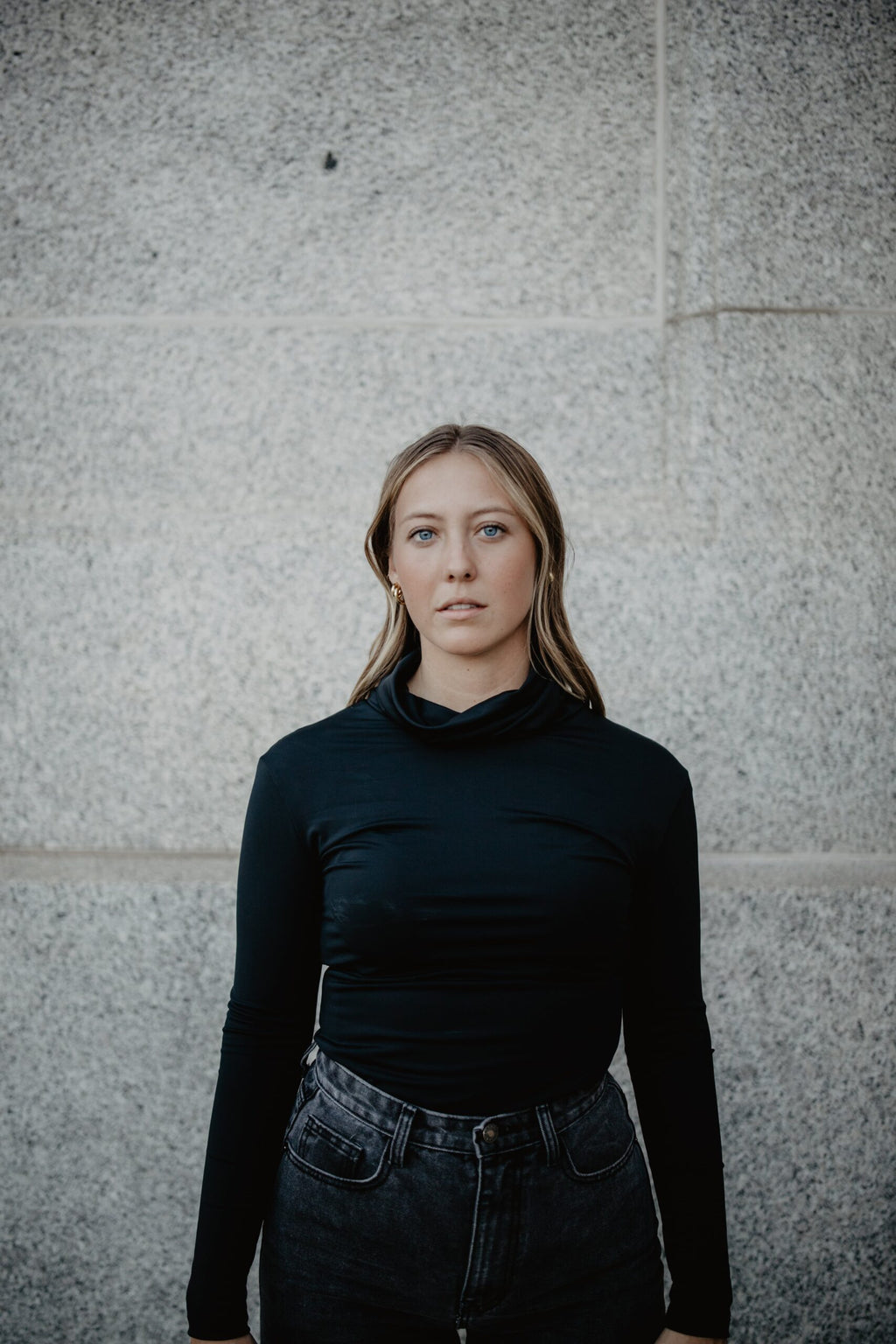 Turtle Neck: Onyx